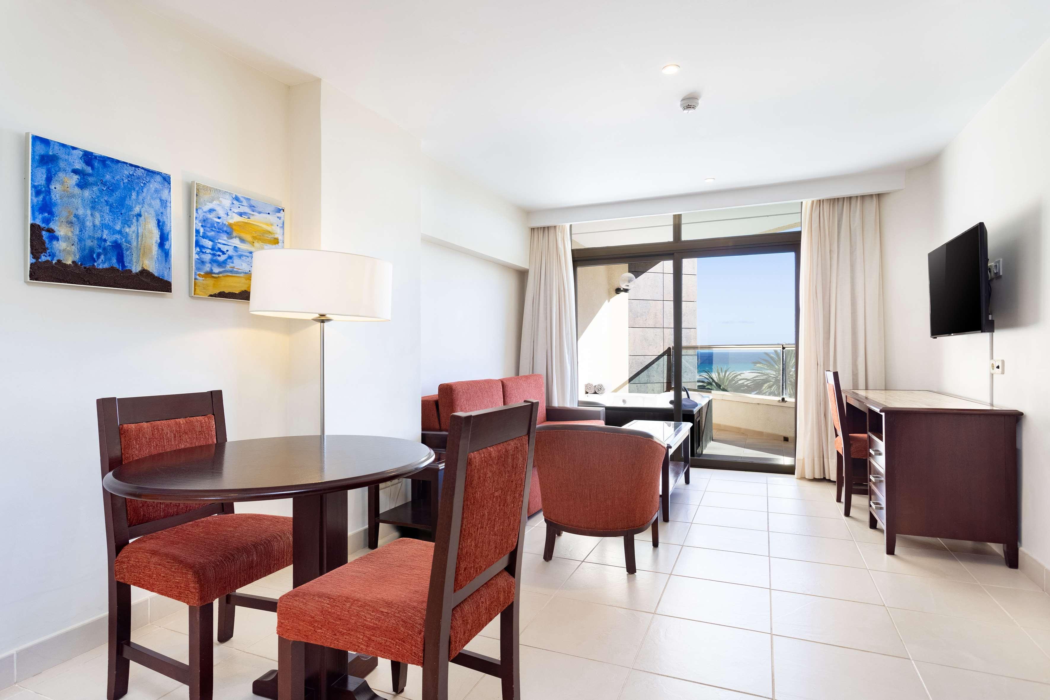 Paradisus By Melia Fuerteventura Costa Calma Luaran gambar Living room