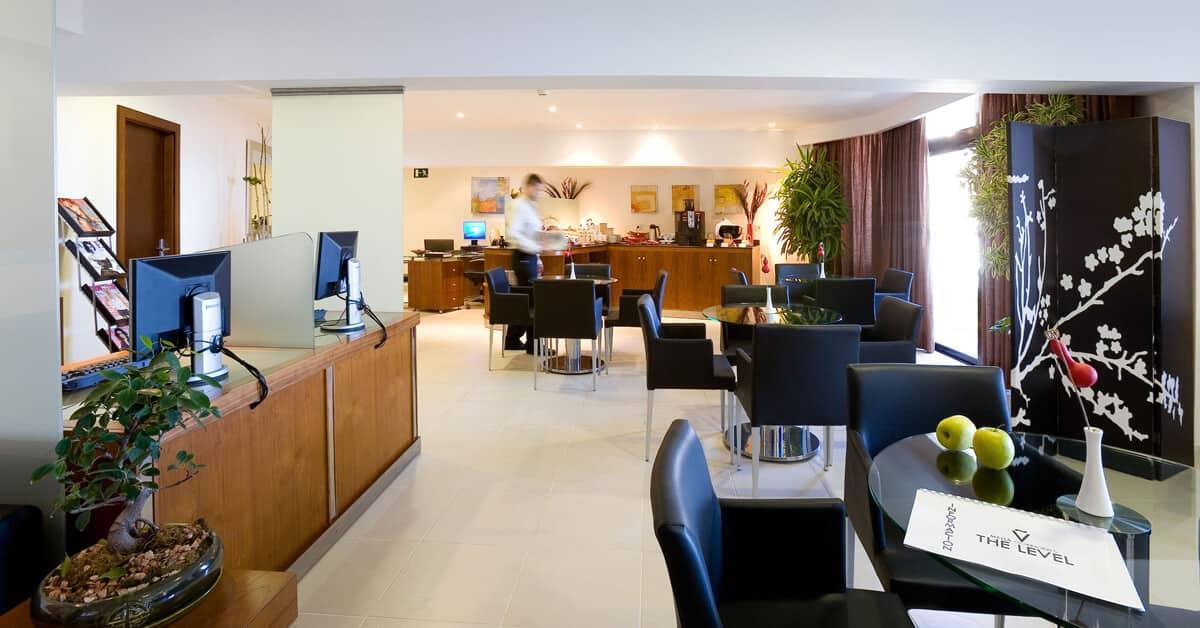 Paradisus By Melia Fuerteventura Costa Calma Dalaman gambar The Business Lounge at London Heathrow Airport